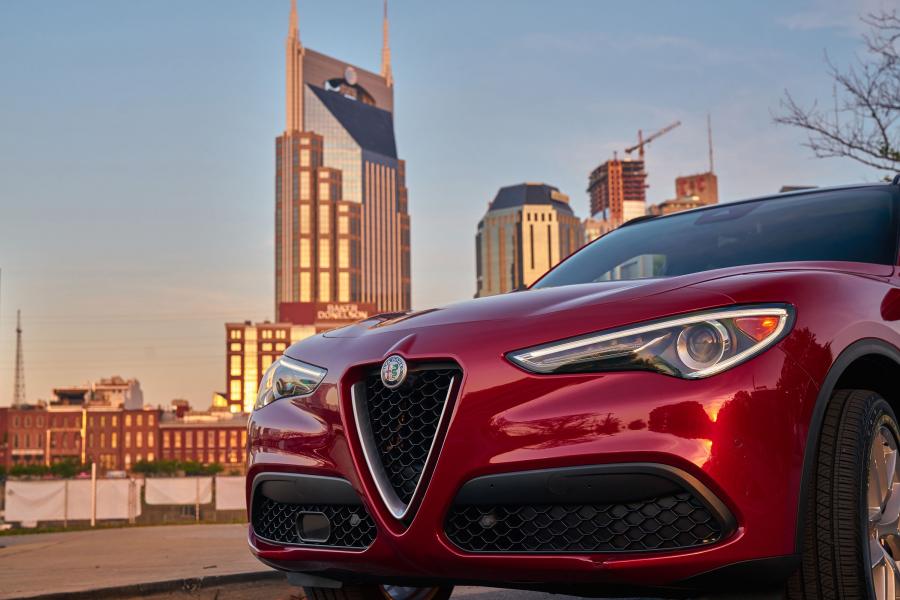 Детали экстерьера Alfa Romeo Stelvio Ti Sport (949) 2017 года  (NA) (фото 6 из 39)